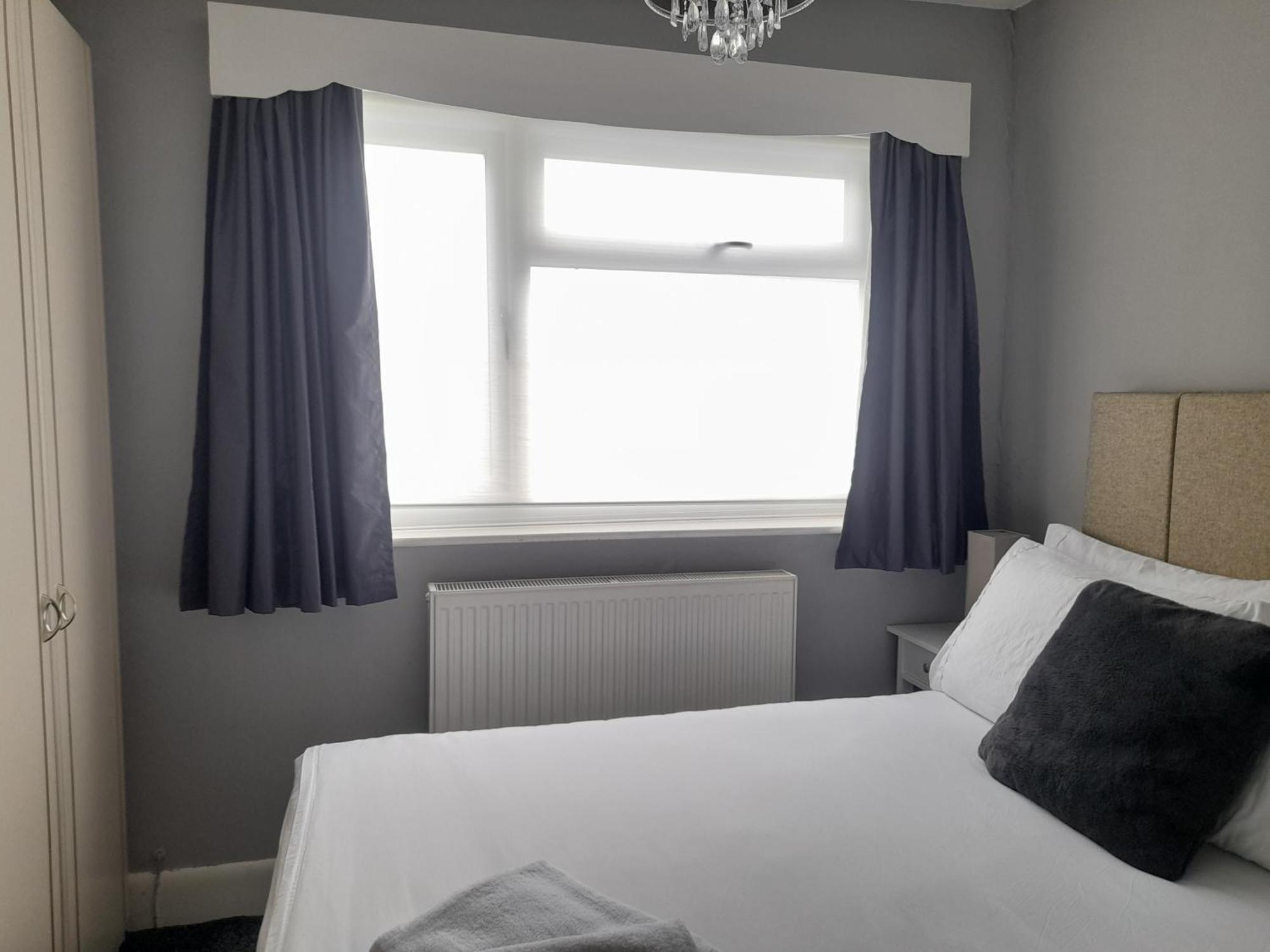 Bright 4-Bed House 15 Min To Manchester Centre Villa Exterior foto