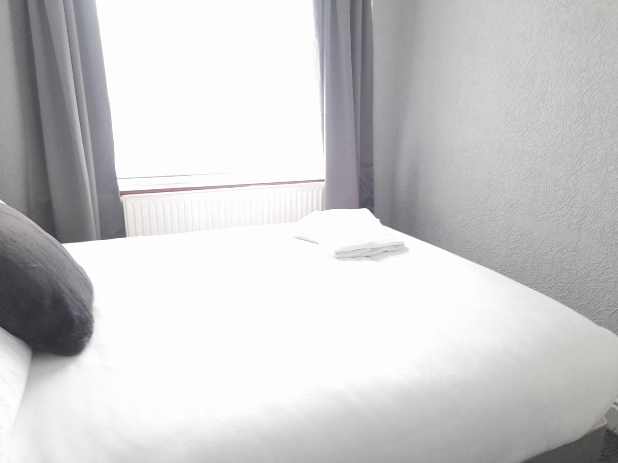 Bright 4-Bed House 15 Min To Manchester Centre Villa Exterior foto
