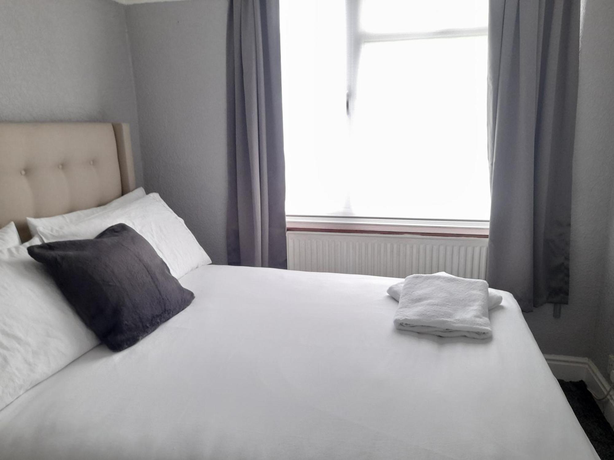 Bright 4-Bed House 15 Min To Manchester Centre Villa Exterior foto